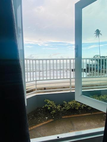 Sea Breezer Vacation Ocean Front En Condominio Playa Mar San Juan Exterior photo